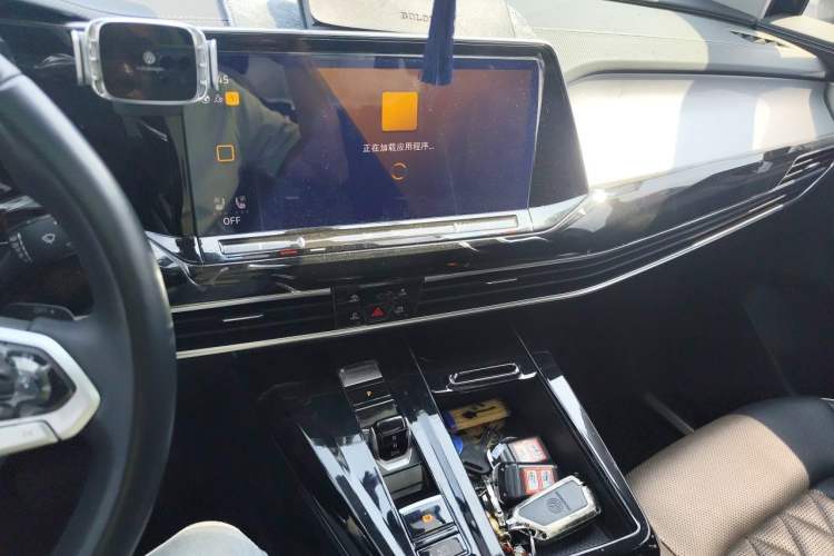 Used Volkswagen Talagon 2023 Facelift 530TSI All-Wheel-Drive Flagship Shengjing Edition Pro 6-Seater Audio And AC Panel