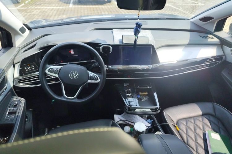 Used Volkswagen Talagon 2023 Facelift 530TSI All-Wheel-Drive Flagship Shengjing Edition Pro 6-Seater Center Console