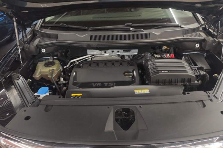 Used Volkswagen Talagon 2023 Facelift 530TSI All-Wheel-Drive Flagship Shengjing Edition Pro 6-Seater Engine Bay