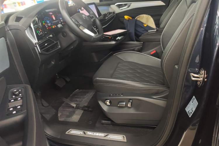 Used Volkswagen Talagon 2023 Facelift 530TSI All-Wheel-Drive Flagship Shengjing Edition Pro 6-Seater Left Front Seat