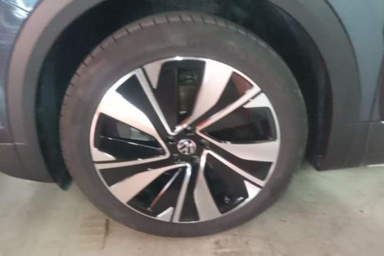 Used Volkswagen Talagon 2023 Facelift 380TSI All-Wheel Drive Luxury Jiajing Pro Version with 7 Seats Left Front Wheel Hub