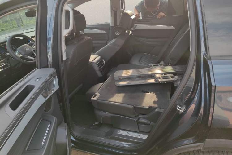 Used Volkswagen Talagon 2023 Facelift 380TSI Four-Wheel Drive Flagship Shengjing Edition 7 Seats Left Rear Seat