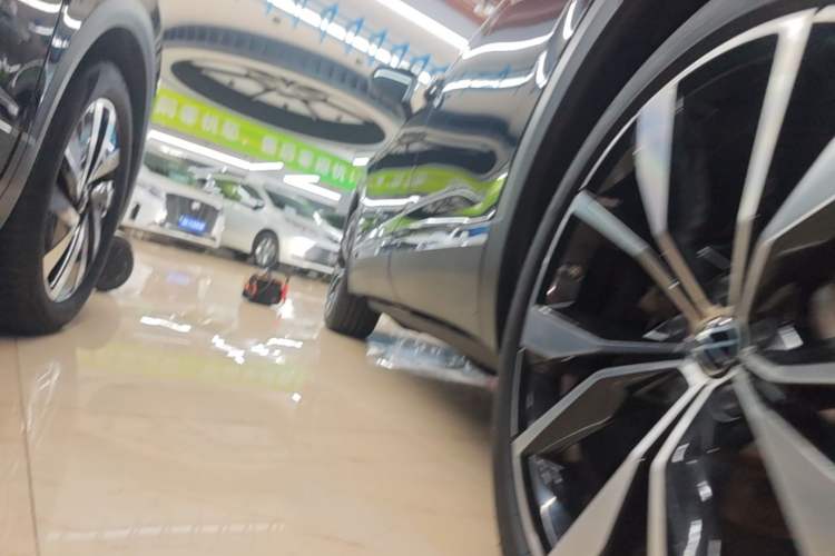 Used Volkswagen Talagon 2023 Facelift 530TSI All-Wheel-Drive Flagship Shengjing Edition Pro 6-Seater Left Side Sill