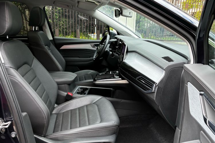 Used Volkswagen Talagon 2023 Facelift 380TSI All-Wheel Drive Luxury Jiajing Pro Version with 7 Seats Right Front Seat
