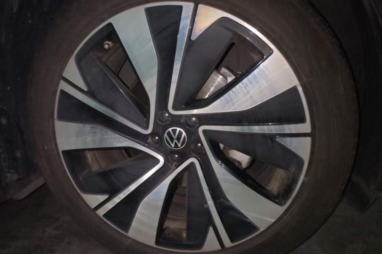 Used Volkswagen Talagon 2023 Facelift 380TSI All-Wheel-Drive Luxury Jiajing Pro 6-Seater Right Front Wheel Hub
