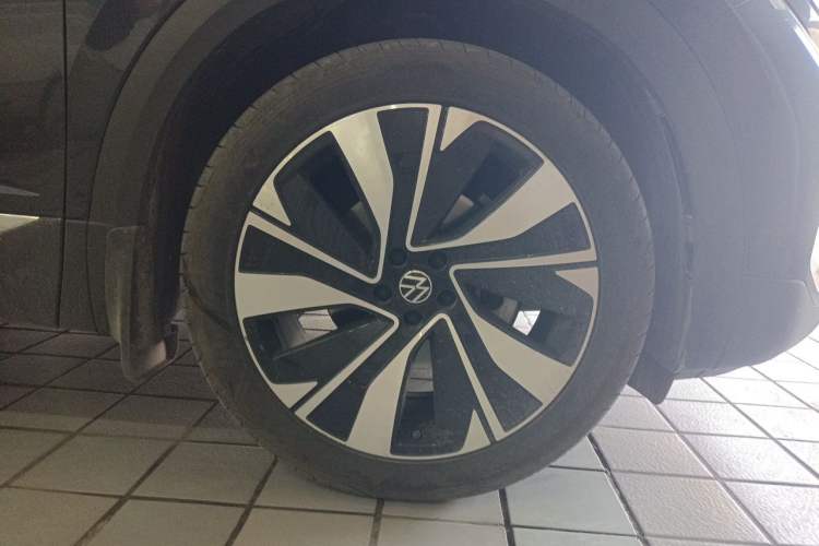 Used Volkswagen Talagon 2023 Facelift 380TSI All-Wheel Drive Luxury Jiajing Pro Version with 7 Seats Right Front Wheel Hub