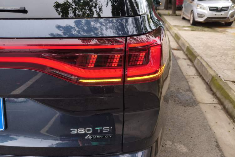 Used Volkswagen Talagon 2023 Facelift 380TSI All-Wheel-Drive Luxury Jiajing Pro 6-Seater Right Rear Taillight