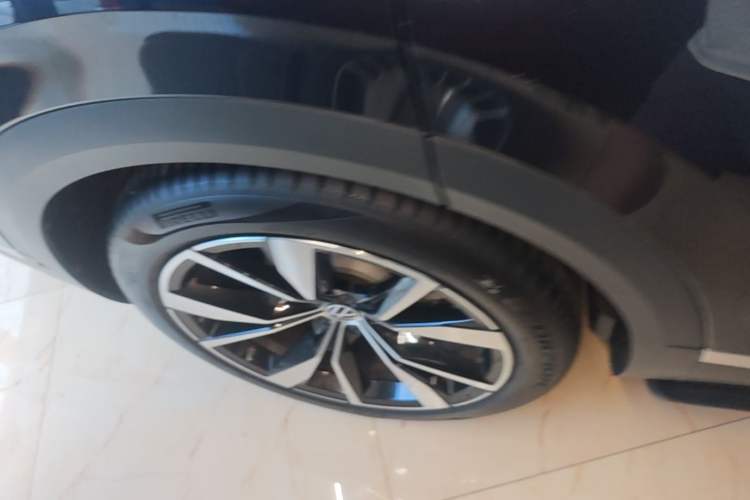 Used Volkswagen Talagon 2023 Facelift 530TSI All-Wheel-Drive Flagship Shengjing Edition Pro 6-Seater Right Rear Wheel Hub