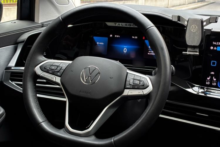 Used Volkswagen Talagon 2023 Facelift 380TSI All-Wheel Drive Luxury Jiajing Pro Version with 7 Seats Steering Wheel