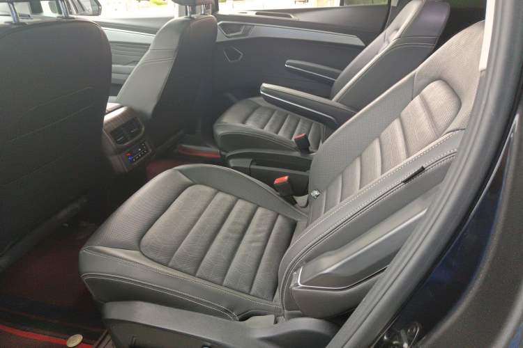 Used Volkswagen Talagon 2023 Facelift 380TSI All-Wheel-Drive Luxury Jiajing Pro 6-Seater Left Rear Seat