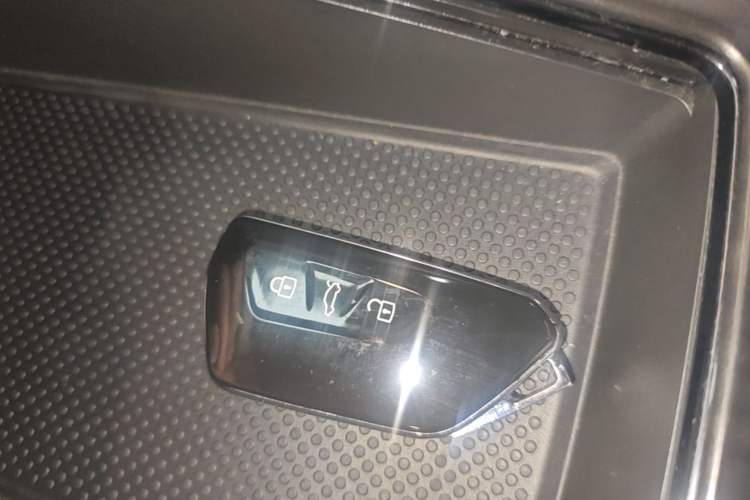 Used Volkswagen Talagon 2023 Facelift 380TSI All-Wheel-Drive Luxury Jiajing Pro 6-Seater Vehicle Key
