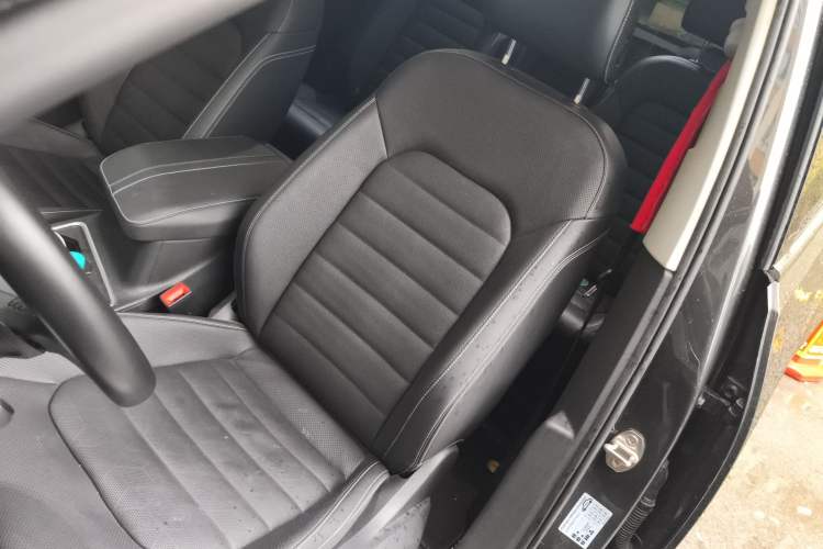 Used Volkswagen Talagon 2023 Facelift 380TSI All-Wheel-Drive Luxury Jiajing Pro 6-Seater Left Front Seat