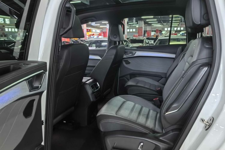 Used Volkswagen Talagon 2023 Facelift 380TSI All-Wheel Drive R-Line Teramont Edition 6 Seats Interior 1