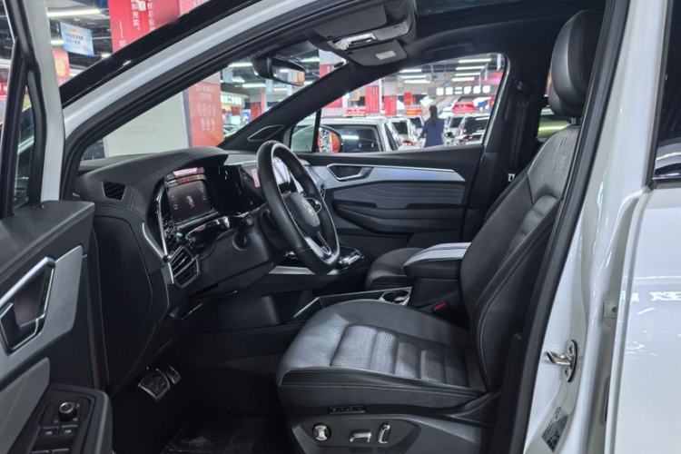 Used Volkswagen Talagon 2023 Facelift 380TSI All-Wheel Drive R-Line Teramont Edition 6 Seats Interior 2