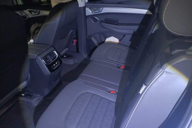 Used Volkswagen Talagon 2023 Facelift 380TSI All-Wheel Drive Luxury Jiajing Pro Version with 7 Seats Left Rear Seat