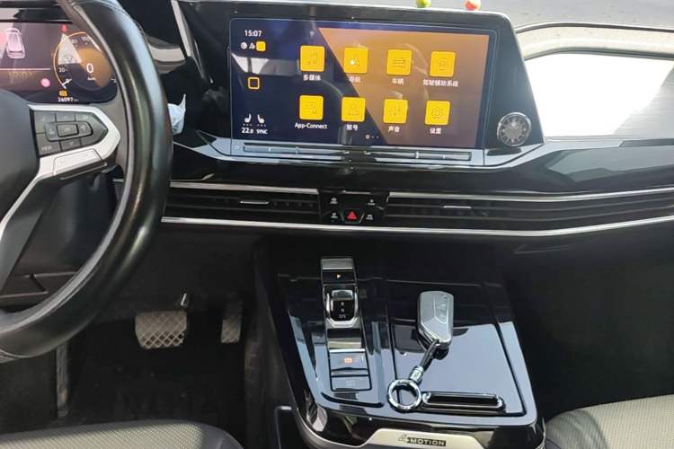 Used Volkswagen Talagon 2024 380TSI All-Wheel Drive Luxury Prestige Pro 6-Seater Audio And AC Panel