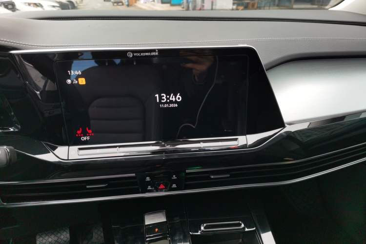 Used Volkswagen Talagon 2024 380TSI All-Wheel Drive Luxury Prestige Pro 6-Seater Audio And AC Panel