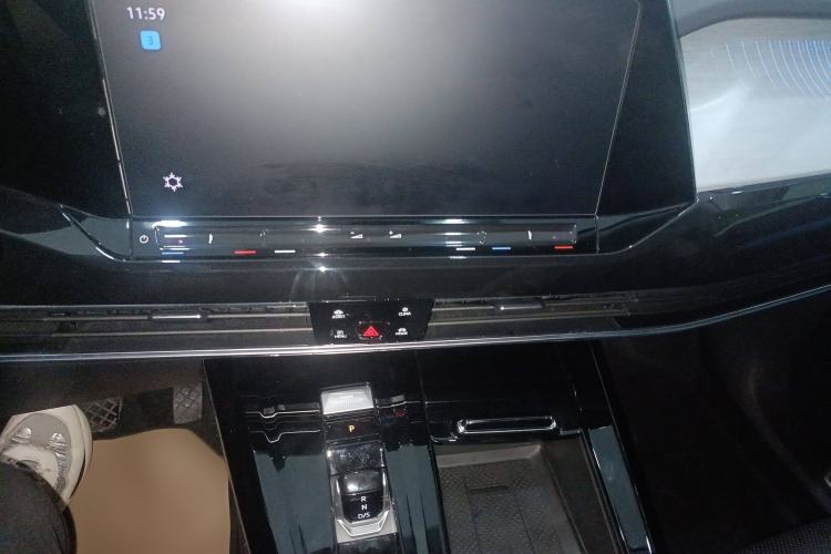 Used Volkswagen Talagon 2024 380TSI All-Wheel Drive Luxury Prestige Pro 6-Seater Audio And AC Panel