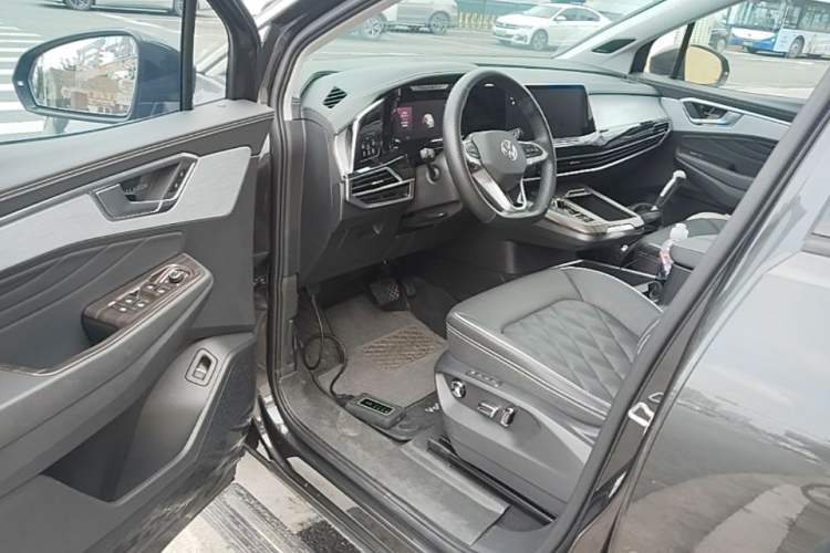 Used Volkswagen Talagon 2024 530TSI Four-Wheel-Drive Flagship Shengjing Edition Pro 6-Seater Driver Seat