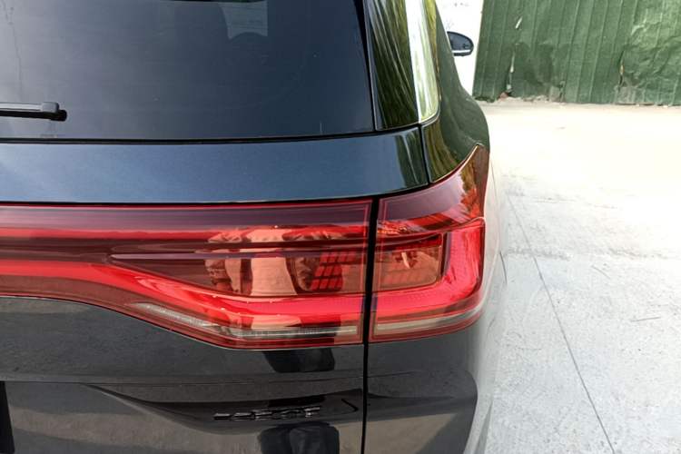 Used Volkswagen Talagon 2024 530TSI Four-Wheel-Drive Flagship Shengjing Edition Pro 6-Seater Exterior 3