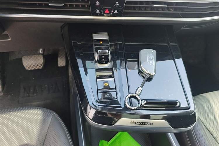 Used Volkswagen Talagon 2024 380TSI All-Wheel Drive Luxury Prestige Pro 6-Seater Gear Lever