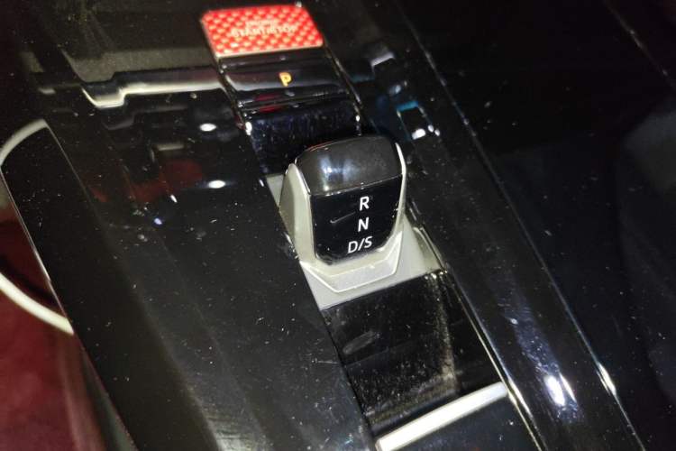 Used Volkswagen Talagon 2024 380TSI All-Wheel Drive Luxury Prestige Pro 6-Seater Gear Lever