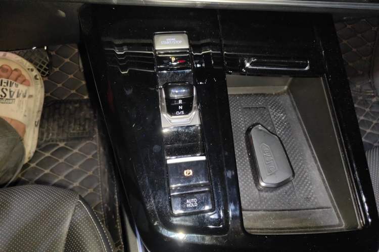 Used Volkswagen Talagon 2024 380TSI All-Wheel Drive Luxury Prestige Pro 6-Seater Gear Lever