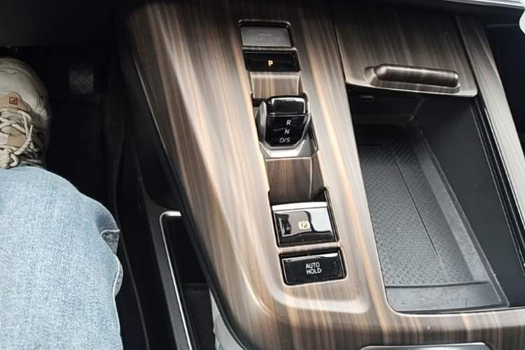 Used Volkswagen Talagon 2024 530TSI Four-Wheel-Drive Flagship Shengjing Edition Pro 6-Seater Gear Lever