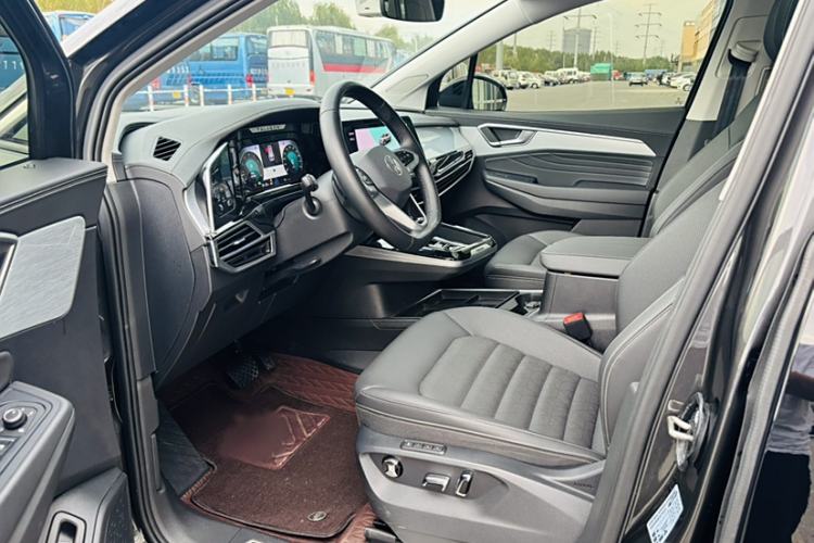 Used Volkswagen Talagon 2024 380TSI All-Wheel Drive Luxury Prestige Pro 6-Seater Interior 2