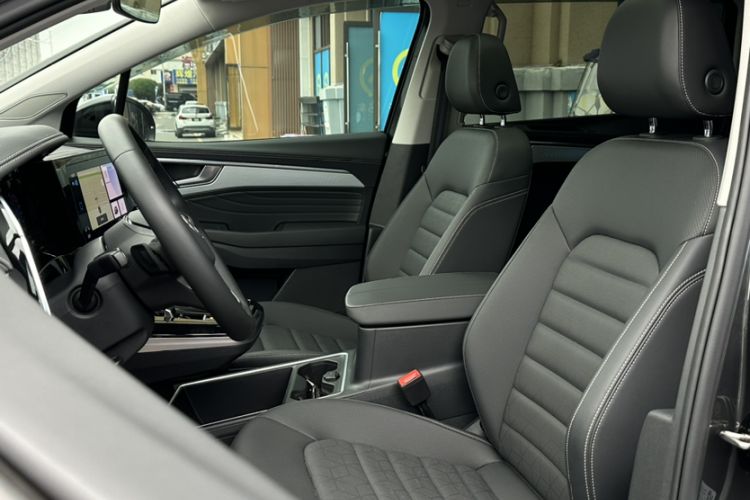 Used Volkswagen Talagon 2024 380TSI All-Wheel Drive Luxury Prestige Pro 6-Seater Interior 5