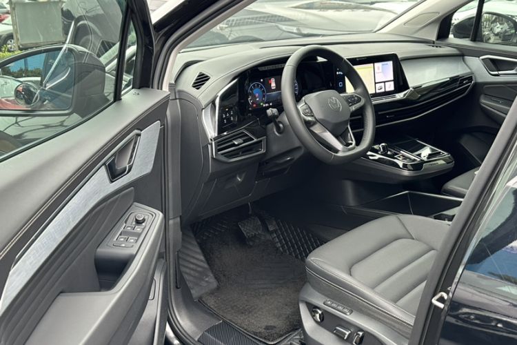 Used Volkswagen Talagon 2024 380TSI All-Wheel Drive Luxury Prestige Pro 6-Seater Interior 6
