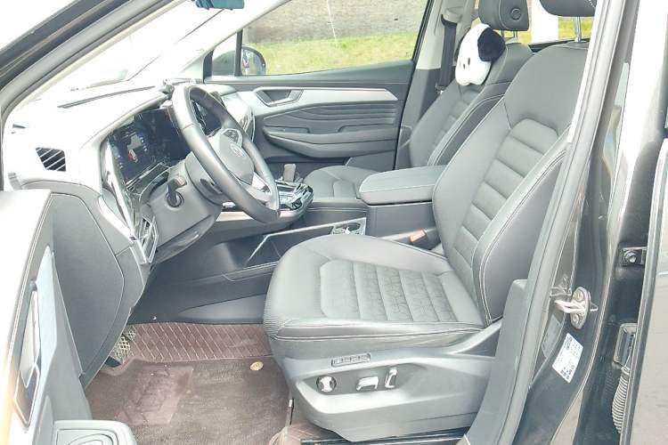 Used Volkswagen Talagon 2024 380TSI All-Wheel Drive Luxury Prestige Pro 7-Seater Left Front Seat
