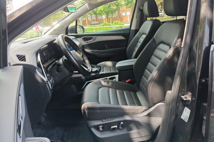 Used Volkswagen Talagon 2024 380TSI All-Wheel Drive Luxury Prestige Pro 7-Seater Left Front Seat