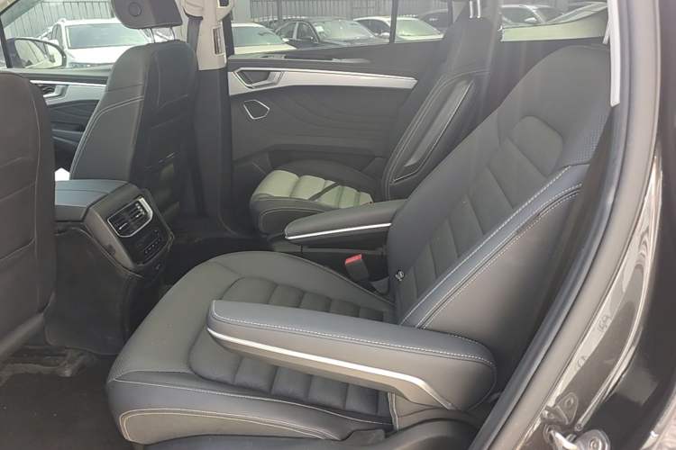 Used Volkswagen Talagon 2024 380TSI All-Wheel Drive Luxury Prestige Pro 6-Seater Left Rear Seat