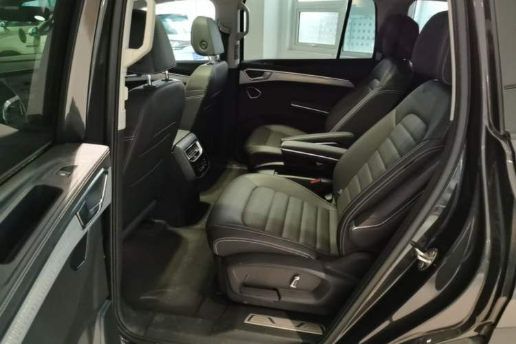 Used Volkswagen Talagon 2024 380TSI All-Wheel Drive Luxury Prestige Pro 6-Seater Left Rear Seat