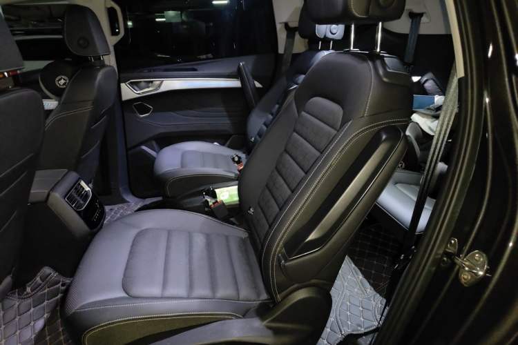 Used Volkswagen Talagon 2024 380TSI All-Wheel Drive Luxury Prestige Pro 6-Seater Left Rear Seat