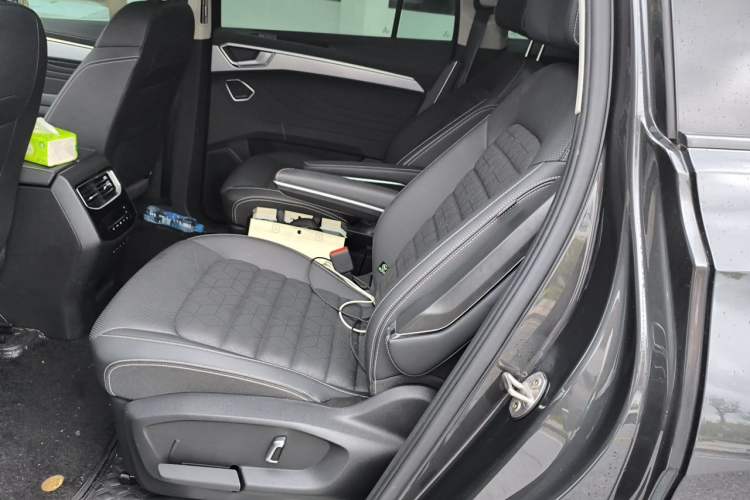 Used Volkswagen Talagon 2024 380TSI Four-Wheel Drive Luxury Jiajing Pro Shared-Experience Version 6 Seats Left Rear Seat