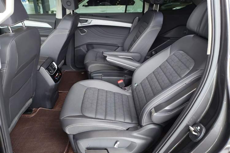 Used Volkswagen Talagon 2024 380TSI All-Wheel Drive Luxury Prestige Pro 6-Seater Left Rear Seat