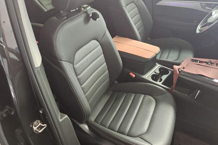 Used Volkswagen Talagon 2024 380TSI All-Wheel Drive Luxury Prestige Pro 6-Seater Right Front Seat