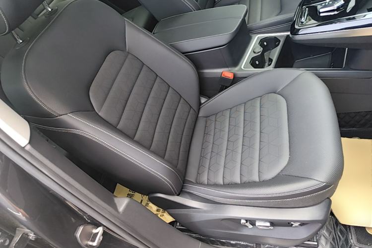 Used Volkswagen Talagon 2024 380TSI All-Wheel Drive Luxury Prestige Pro 7-Seater Right Front Seat