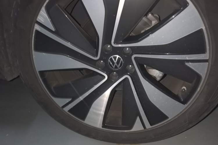 Used Volkswagen Talagon 2024 380TSI All-Wheel Drive Luxury Prestige Pro 6-Seater Right Front Wheel Hub