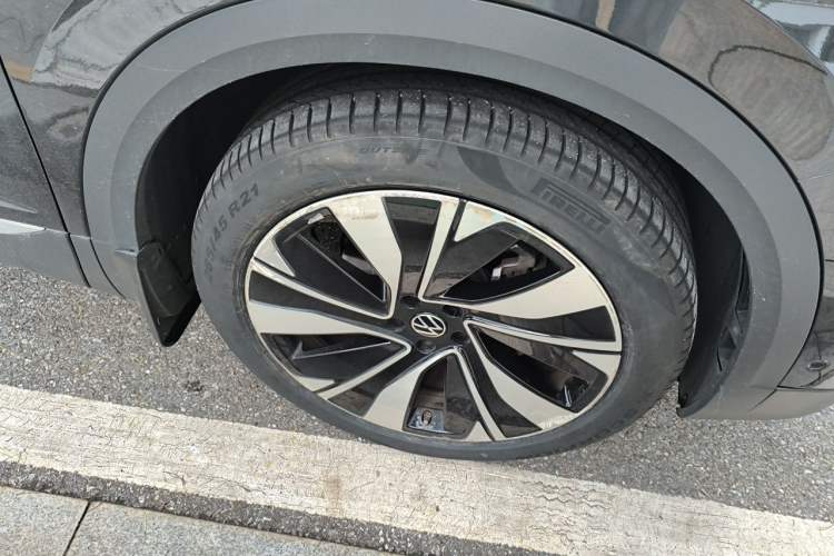 Used Volkswagen Talagon 2024 380TSI Four-Wheel Drive Luxury Jiajing Pro Shared-Experience Version 6 Seats Right Front Wheel Hub