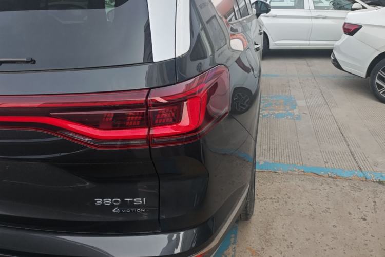 Used Volkswagen Talagon 2024 380TSI Four-Wheel Drive Luxury Jiajing Pro Shared-Experience Version 6 Seats Right Rear Taillight