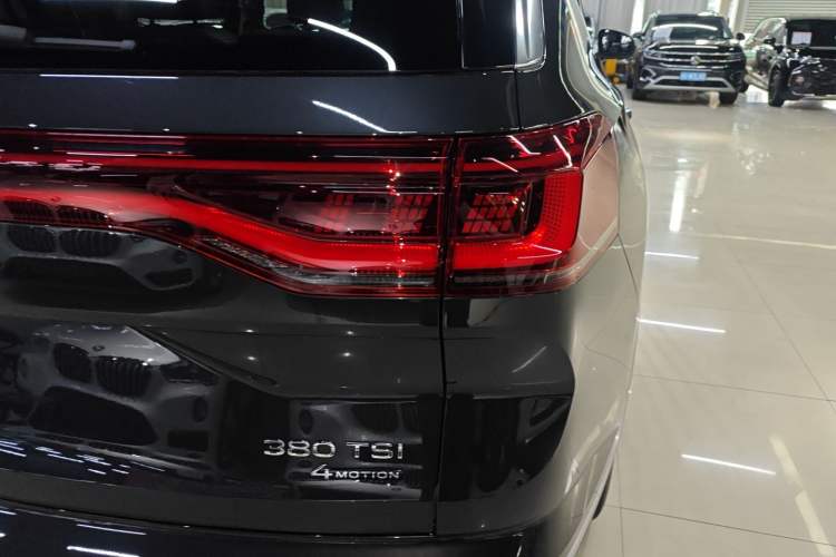 Used Volkswagen Talagon 2024 380TSI Four-Wheel Drive Flagship Shengjing Edition 6 Seats Right Rear Taillight
