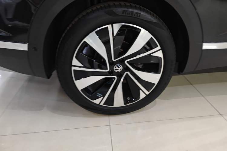 Used Volkswagen Talagon 2024 380TSI Four-Wheel Drive Flagship Shengjing Edition 6 Seats Right Rear Wheel Hub