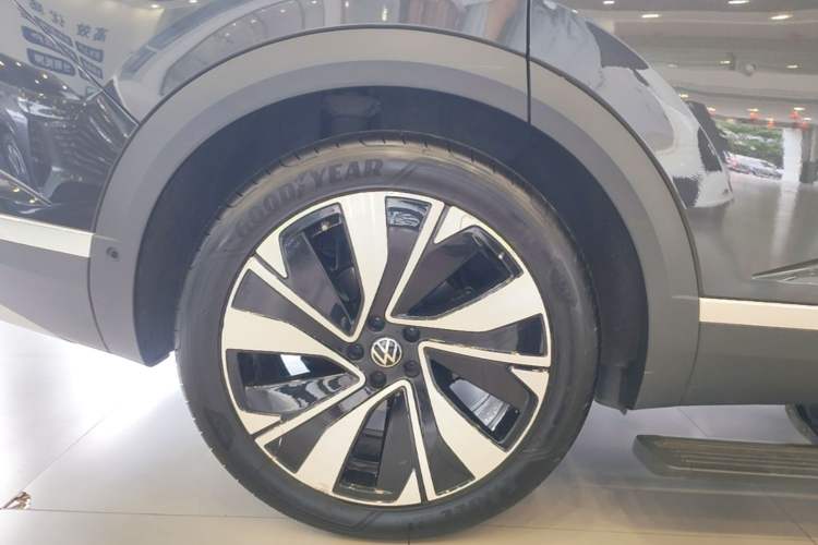 Used Volkswagen Talagon 2024 380TSI All-Wheel Drive Luxury Prestige Pro 6-Seater Right Rear Wheel Hub