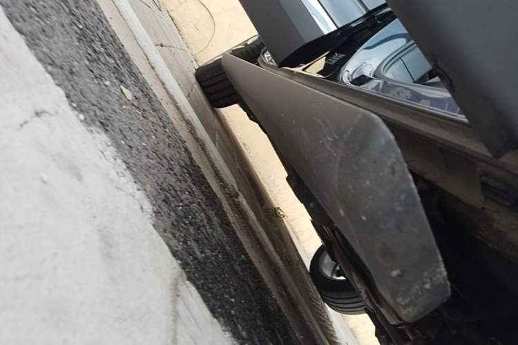 Used Volkswagen Talagon 2024 530TSI Four-Wheel-Drive Flagship Shengjing Edition Pro 6-Seater Right Side Sill