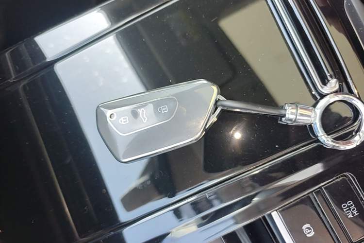 Used Volkswagen Talagon 2024 380TSI All-Wheel Drive Luxury Prestige Pro 6-Seater Vehicle Key