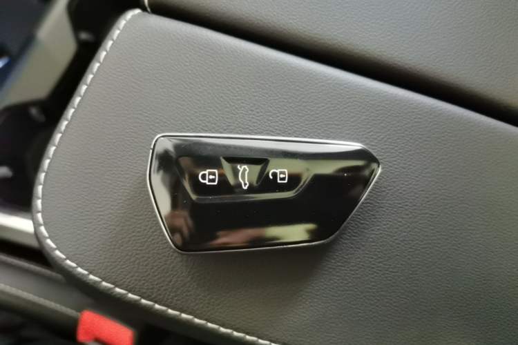 Used Volkswagen Talagon 2024 380TSI All-Wheel Drive Luxury Prestige Pro 6-Seater Vehicle Key