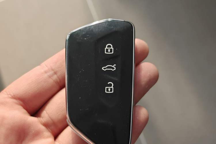 Used Volkswagen Talagon 2024 380TSI All-Wheel Drive Luxury Prestige Pro 6-Seater Vehicle Key